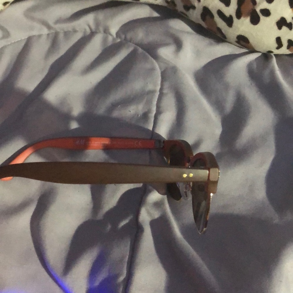 H&M sunglasses - Picture 2 of 2